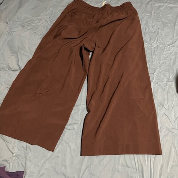 Lululemon Seek stillness crops size 10 - Picture 4 of 4